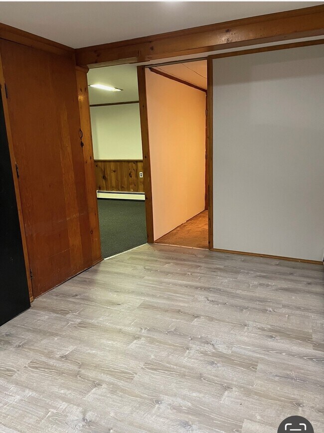 Building Photo - 878 Southern Dr