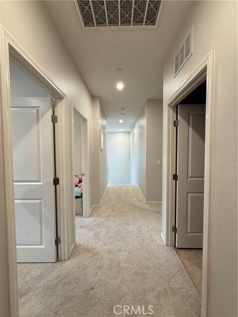 Building Photo - 120 Pendant