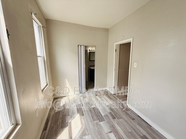 Building Photo - 3838 Marvin Ave