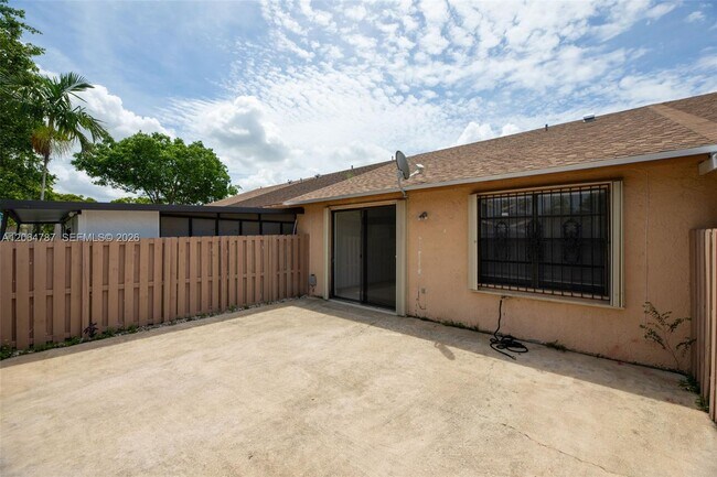 Building Photo - 6707 NW 193rd Ln