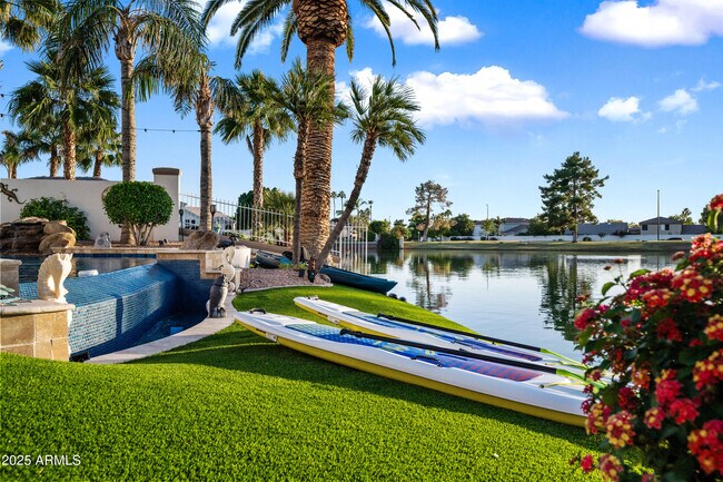 Building Photo - 1817 E Willow Tree Ct