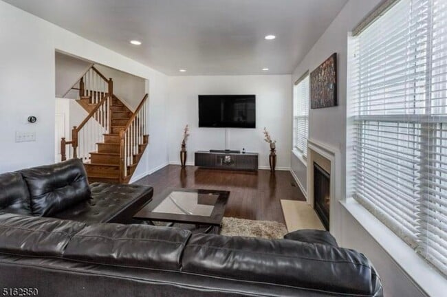 Building Photo - 160 Sowers Dr