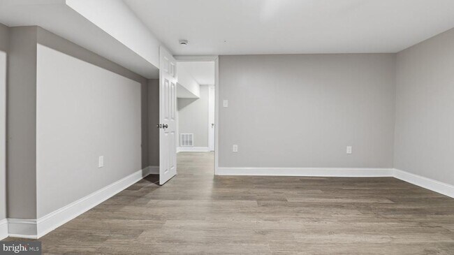 Building Photo - 917 N Gilmor St