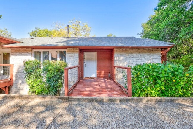 Building Photo - 3406 Westside Cove