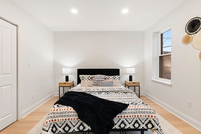 Building Photo - 1638 Latona St