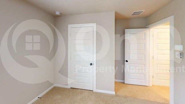 Building Photo - 5521 Capilano Ct