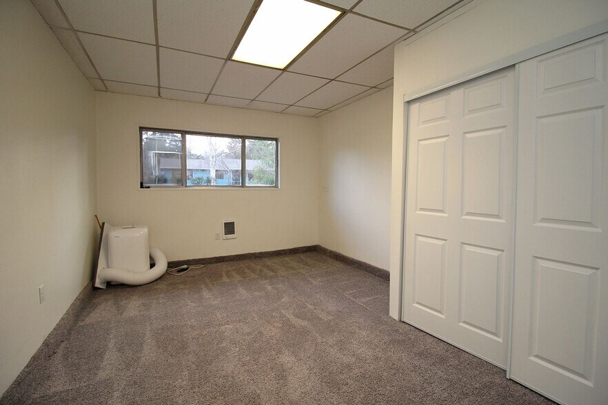 Building Photo - 5611 NE Skidmore St