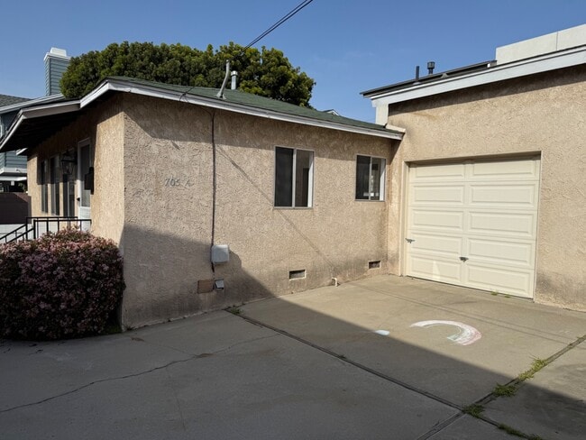 Building Photo - 2705 Rockefeller Ln