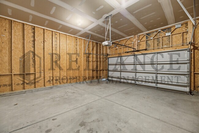 Building Photo - 2204 E Quivira St
