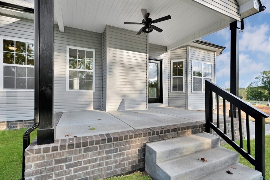 Building Photo - 502 N Halifax Ct