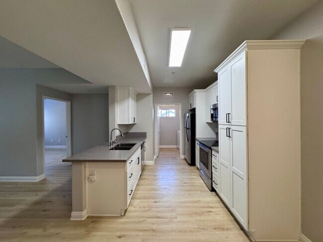 Building Photo - 41410 Juniper St