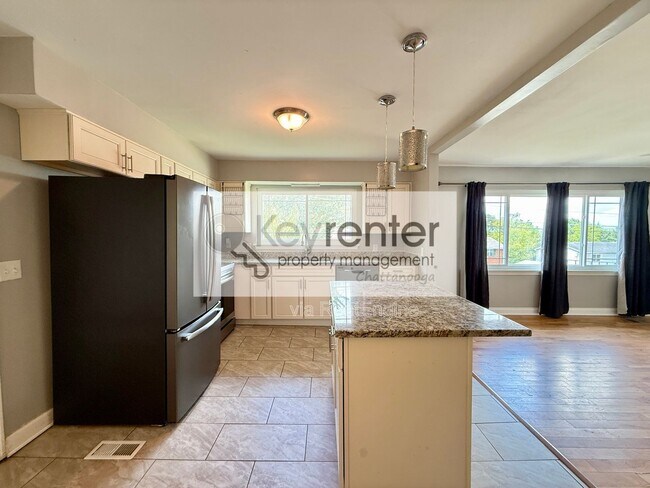 Building Photo - 7813 Holiday Hills Cir