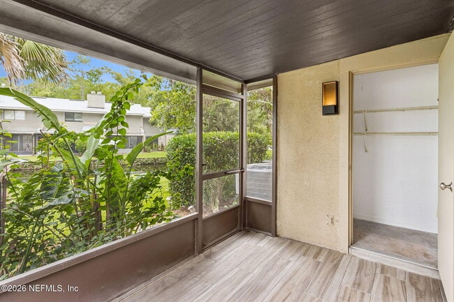 Building Photo - 7623 Baymeadows Cir W