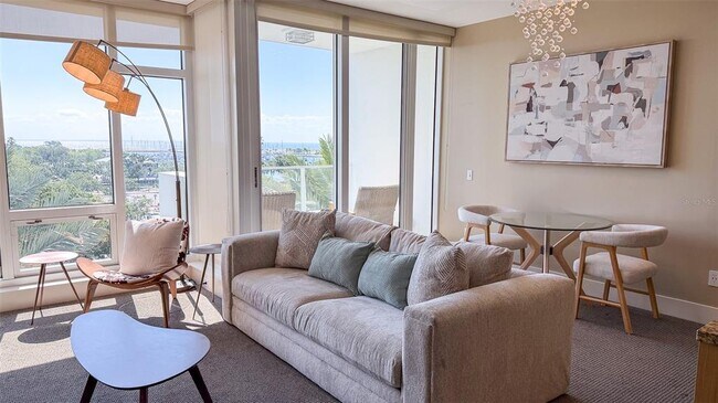 Building Photo - 175 1st St S