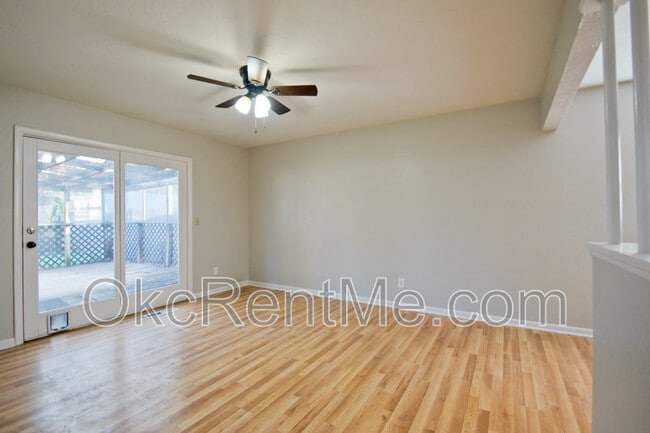 Building Photo - 126 NE 11th St