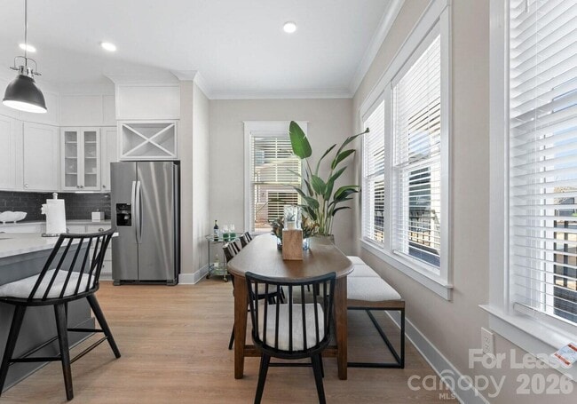 Building Photo - 1241 Columbia Cir