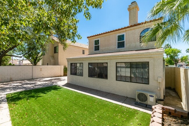 Building Photo - Amazing 3-bdrm home in Green Valley!