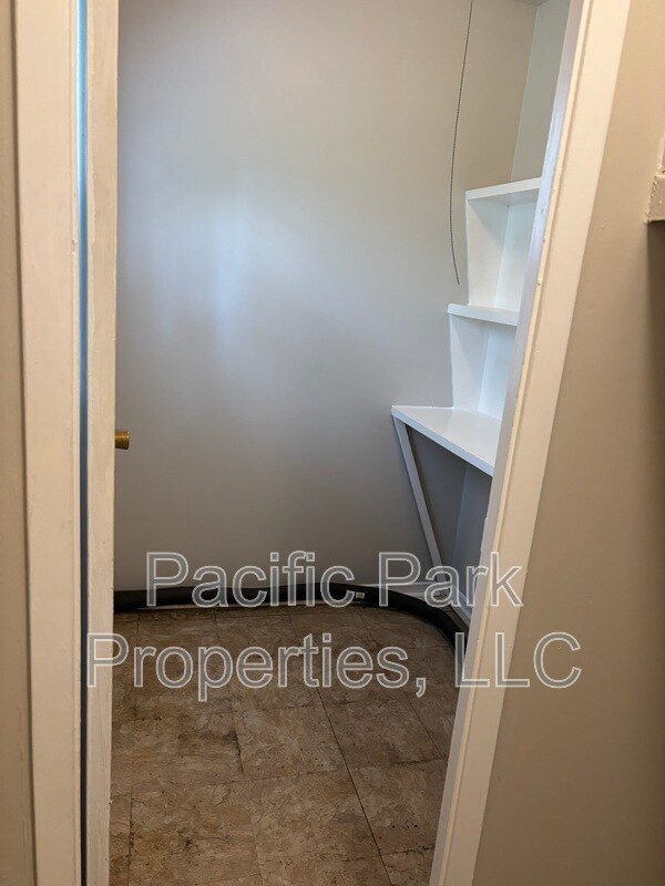 Building Photo - 3639 Richelieu Rd