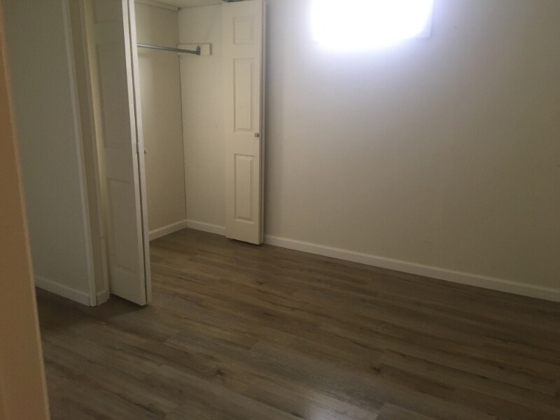 Building Photo - 481 W 70th Pl