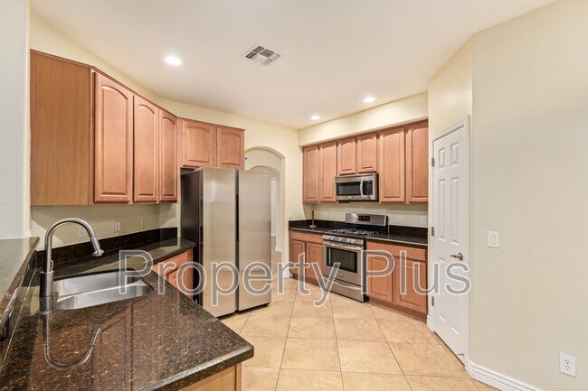 Building Photo - 8355 W Molly Ln