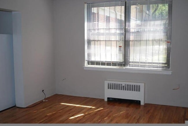 Building Photo - 0 bedroom in Chicago IL 60626