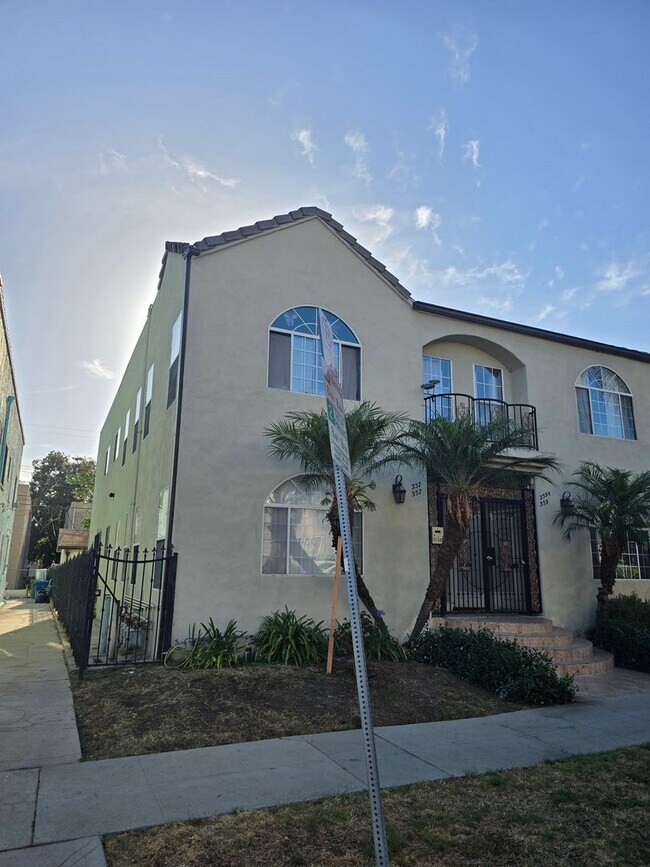 Building Photo - 357 N Ogden Dr