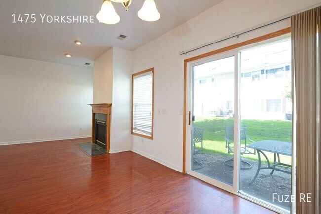 Building Photo - 1475 Yorkshire Ln