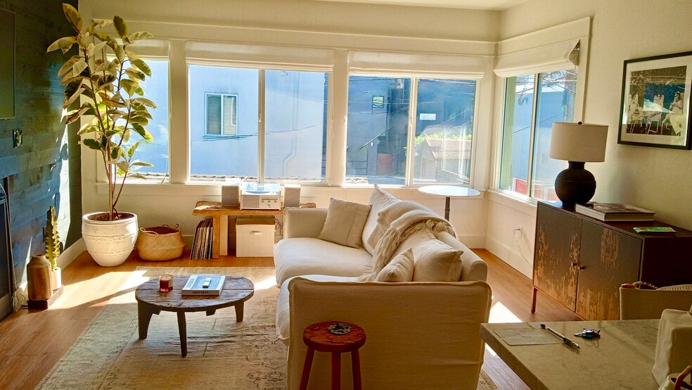 Building Photo - 23 29th Ave