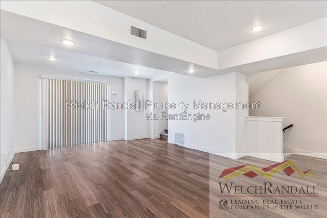 Building Photo - 2336 James Wy