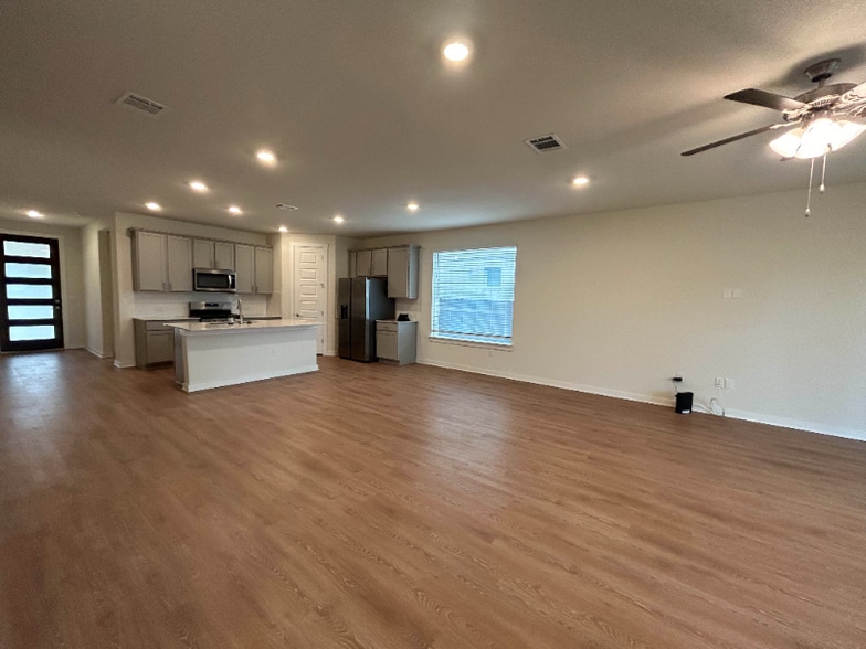 Building Photo - 2316 Bravo Pass