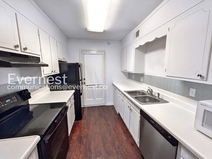Building Photo - 2086 Montreat Cir