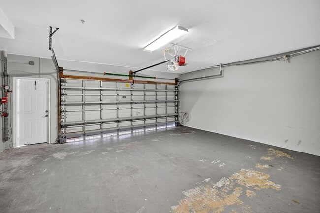 Building Photo - 508 N Birch Rd