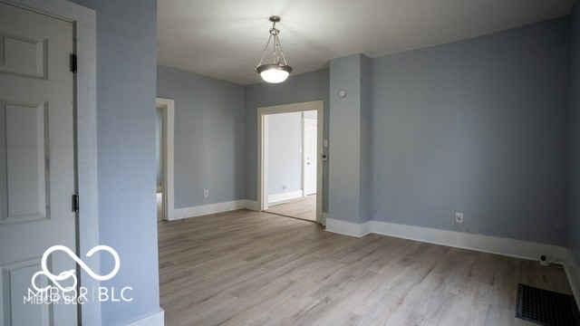 Building Photo - 352 W 28th St