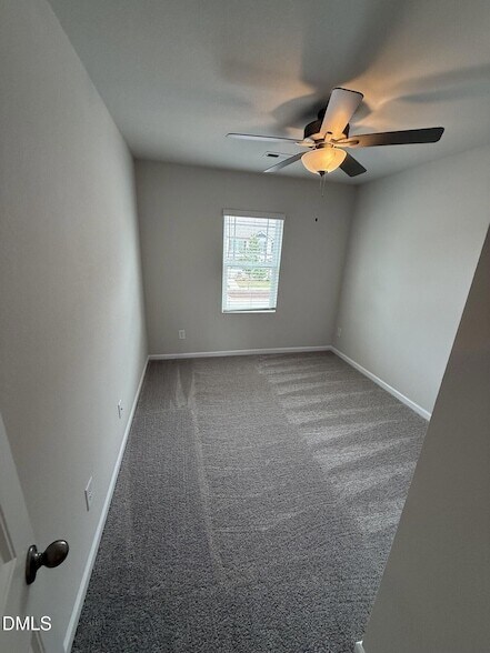 Building Photo - 1063 Peony Ln