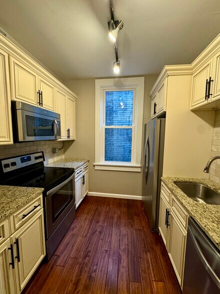 Building Photo - 92 S Main St