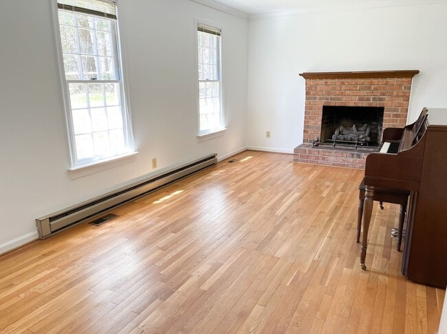 Building Photo - 10202 Seacliff Ln