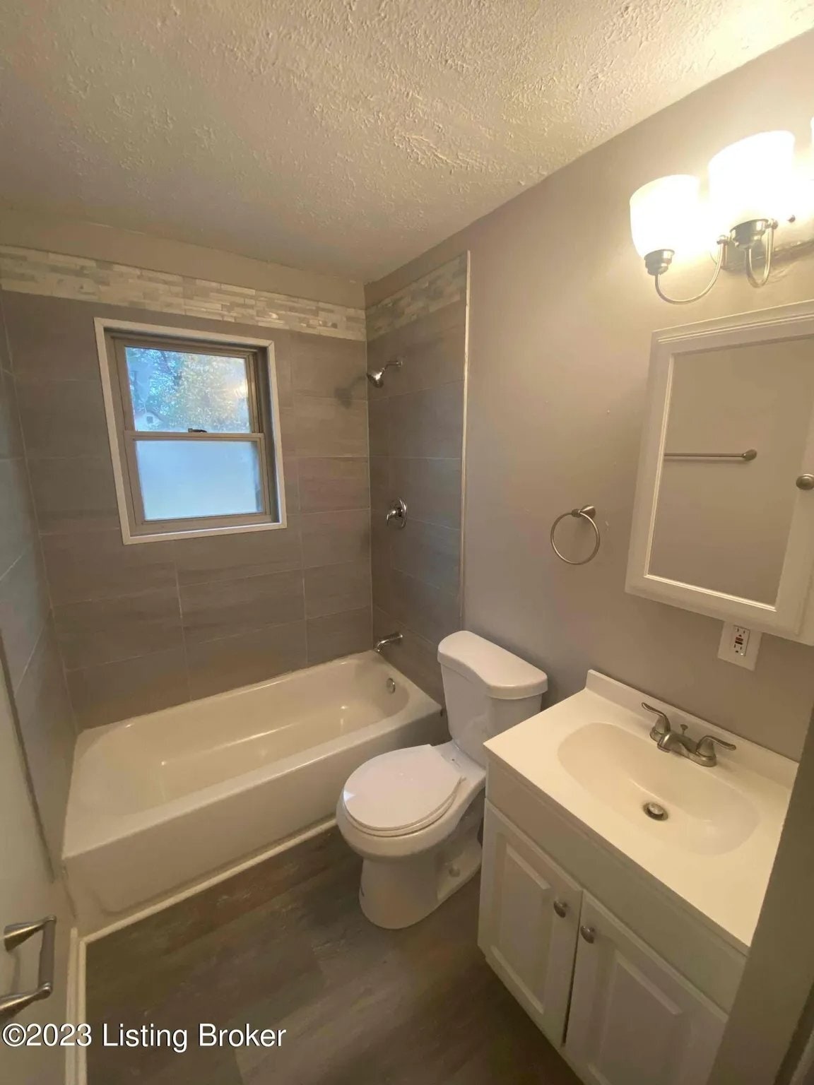 Building Photo - 1533 S 32nd St