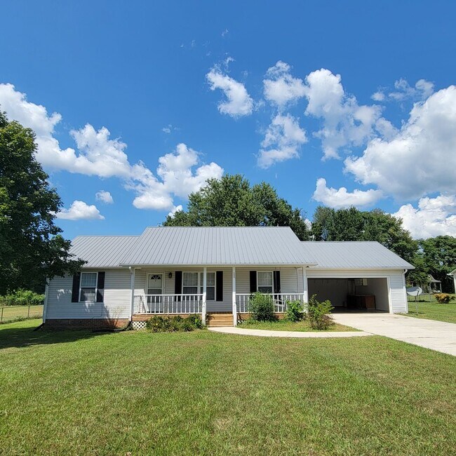 Building Photo - 3 Bed, 2 Bath Rental Home-Cookeville