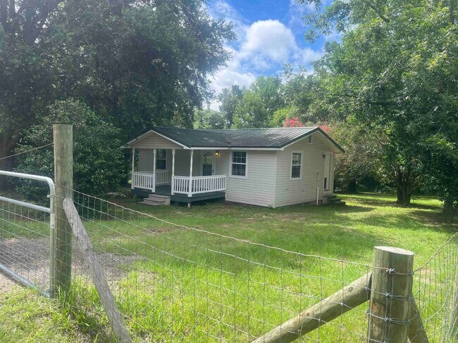Building Photo - 179 Smith Ln