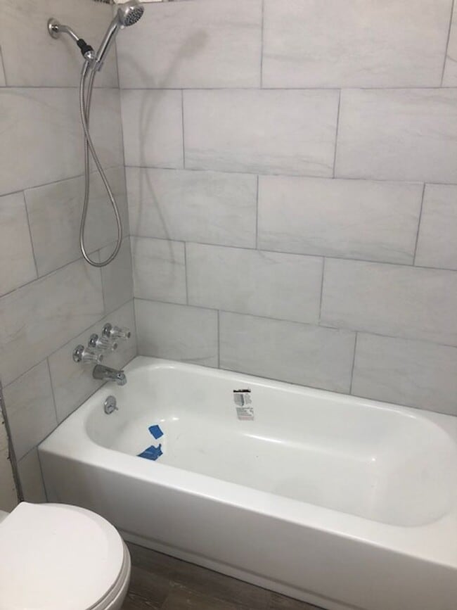 Building Photo - Renovated 3 Bedroom/1 Bath Town Home