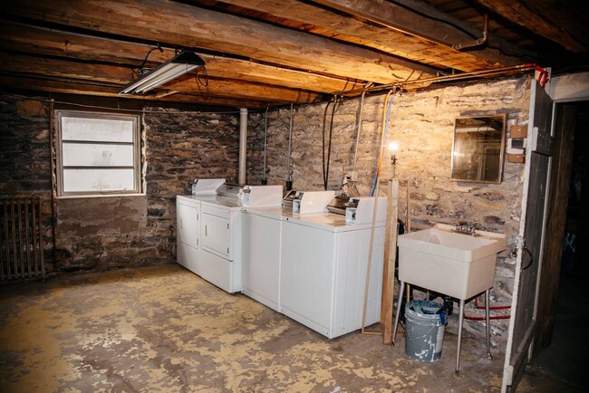 Building Photo - 2933 Horseshoe Pike
