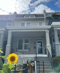 Building Photo - 1420 Trinidad Ave NE
