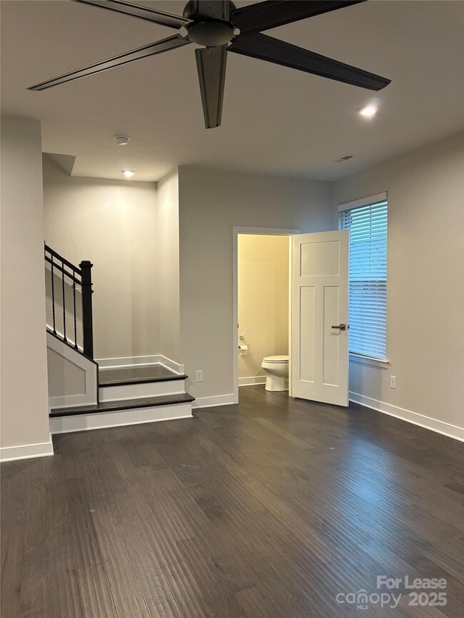 Building Photo - 1708 Town Oak Ln