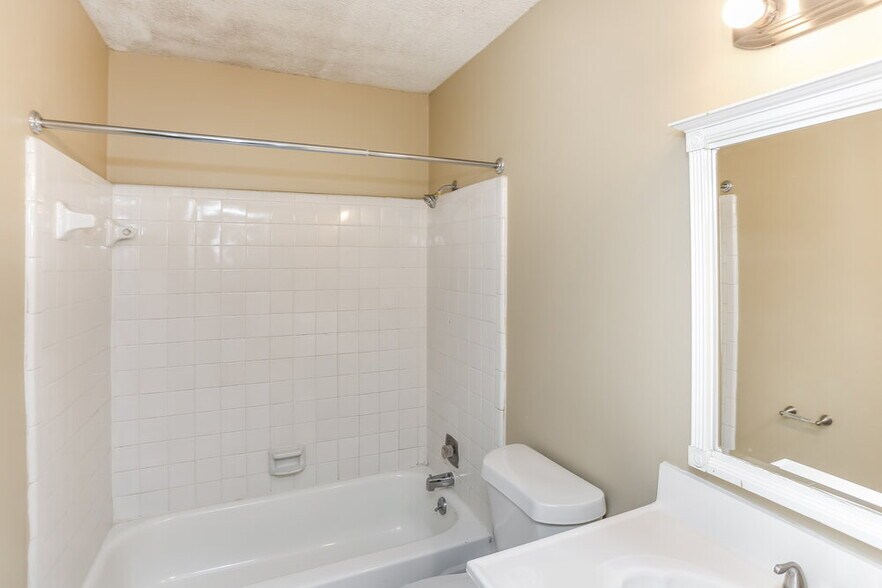 Building Photo - 8123 Cairn Dr