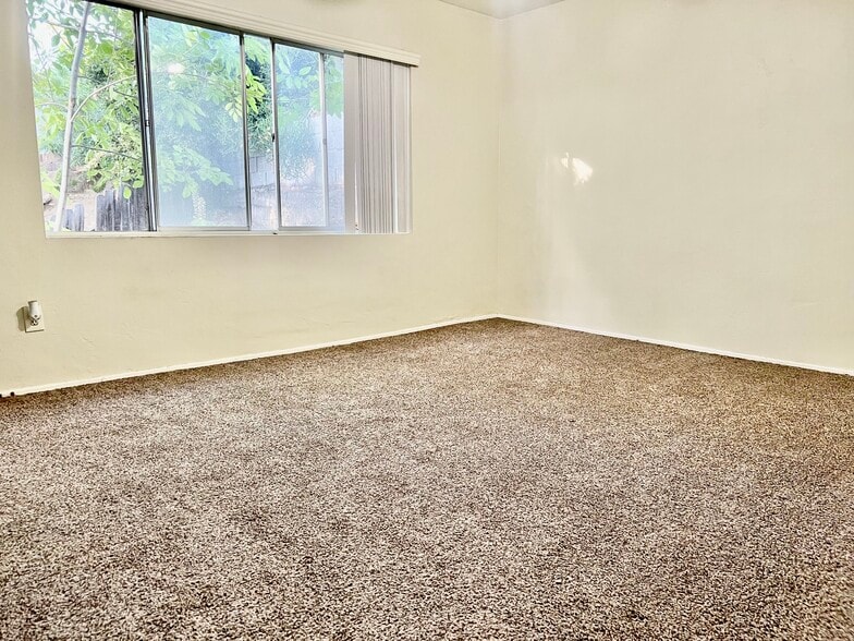 Living room - 4580 55th St