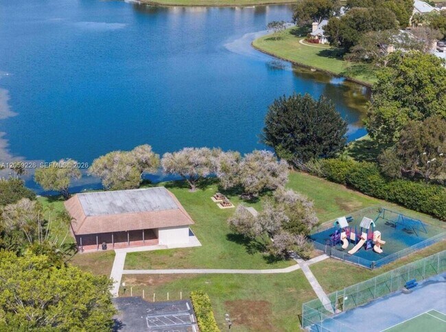 Building Photo - 164 Meadows Dr