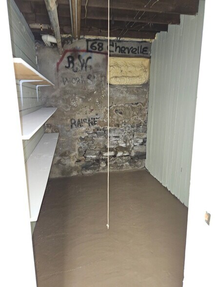 Building Photo - 1039 Clay Ave