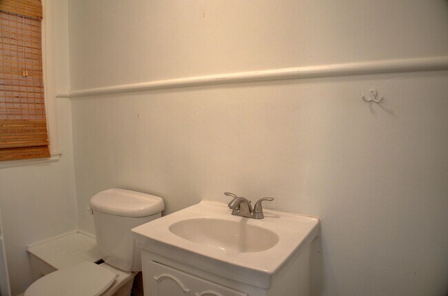 Building Photo - 3-bedroom, 2.5-bath home with mostly hardwood floors