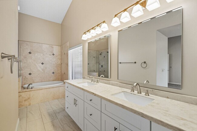 Building Photo - Scottsdale Ranch - Three Bedrooms and POOL!