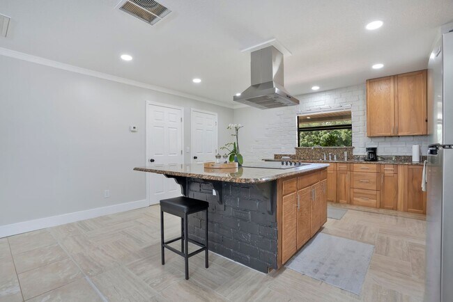 Building Photo - 2724 Ardon Ave